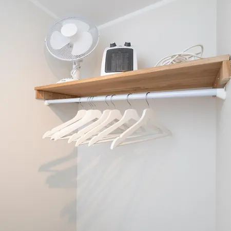 Апартаменты Quiet 2br, Free Parking, Workspace & Fast Wifi