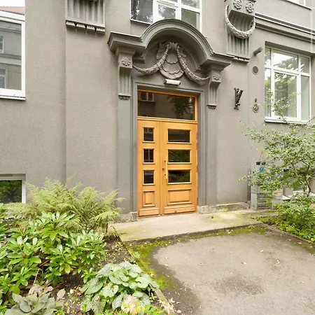 Quiet 2br, Free Parking, Workspace & Fast Wifi * Таллин